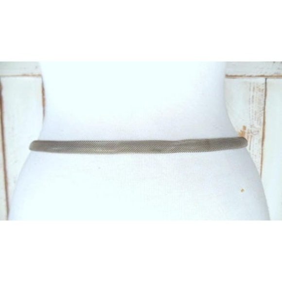 Vintage silver mesh metal/black leather skinny statement belt/silver stretch met - Picture 4 of 5